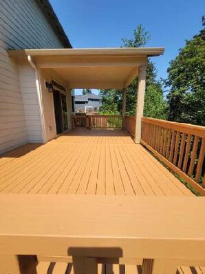 Before and After Deck Painting Services in Vancouver, WA (2)
