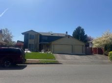 Before & After House Painting in Vancouver, WA (1)